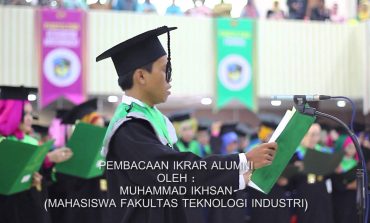 Prosesi Wisuda FTI UMI Tahun 2015