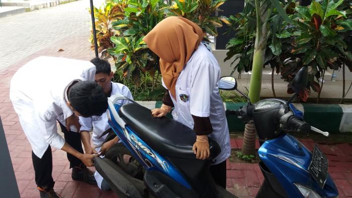 Mahasiswa FTI UMI Temukan Teknologi Serapan Emisi, Pakai Daun Trembesi