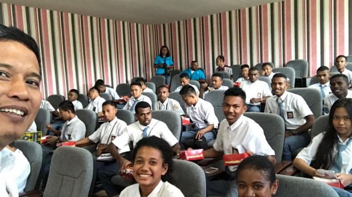 FTI UMI Bangun SDM Papua Barat Mulai dari SMK